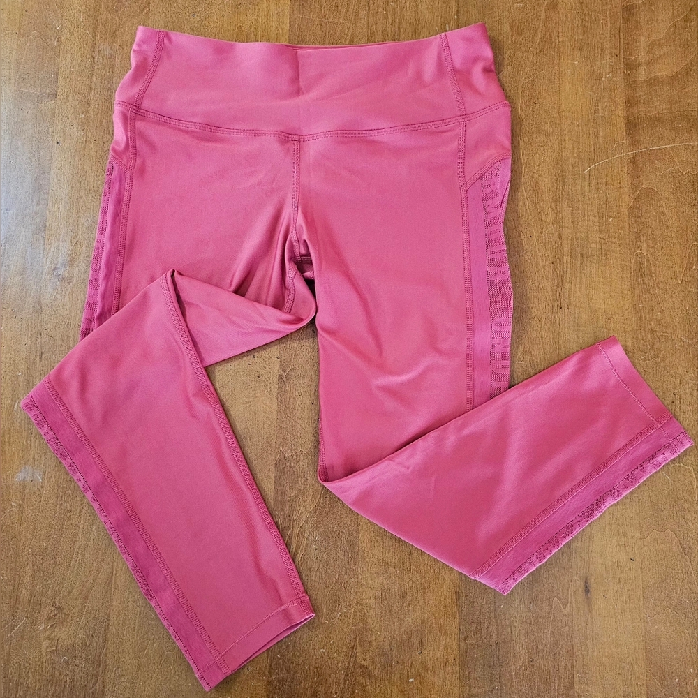 Under Armour Pink HeatGear Capri Compression Leggings Mesh Sz L